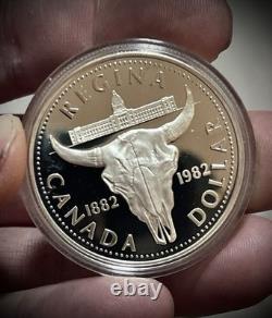 1982 CANADA UK Queen ELIZABETH II Cattle Skull Proof Silver Dollar Coin